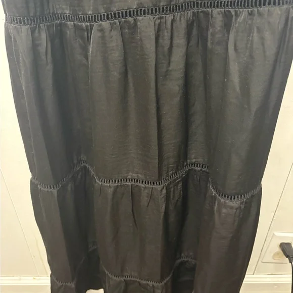 Forever 21 Black Tiered V-Neck Maxi Dress - Picture 4 of 5